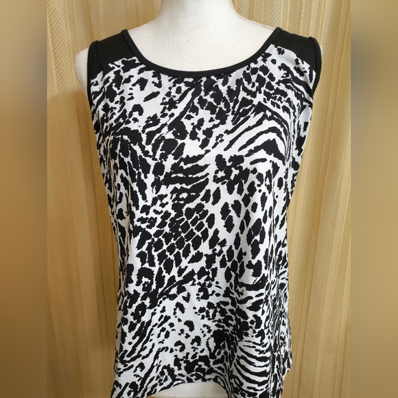 Chico's Tops - Chico's Zenergy Animal Print Sleeveless Top 2